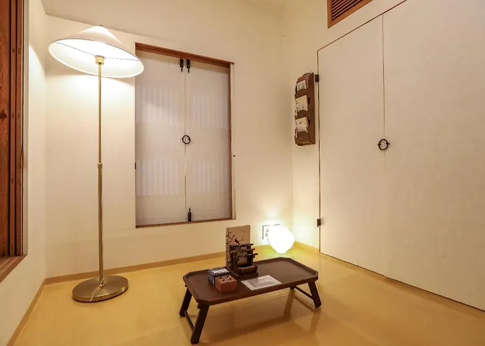 アパート Private Hanok In Bukchon, Seoul, 7 People, 3 Bedrooms, 2 Bathrooms, 6 Min Walk From Anguk Station Exit 2 ソウル特別市