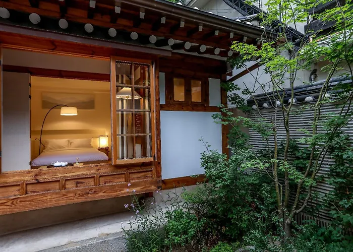 Private Hanok In Bukchon, Seoul, 7 People, 3 Bedrooms, 2 Bathrooms, 6 Min Walk From Anguk Station Exit 2