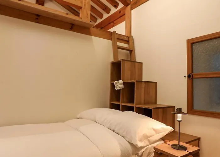 Private Hanok In Bukchon, Seoul, 7 People, 3 Bedrooms, 2 Bathrooms, 6 Min Walk From Anguk Station Exit 2 アパート ソウル特別市