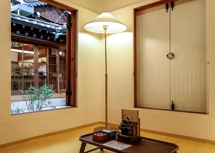 Private Hanok In Bukchon, Seoul, 7 People, 3 Bedrooms, 2 Bathrooms, 6 Min Walk From Anguk Station Exit 2 * ソウル特別市
