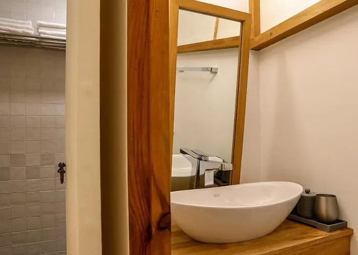 Private Hanok In Bukchon, Seoul, 7 People, 3 Bedrooms, 2 Bathrooms, 6 Min Walk From Anguk Station Exit 2 アパート *
